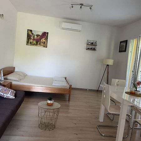 Apartman Iskra Leilighet Bijela Eksteriør bilde