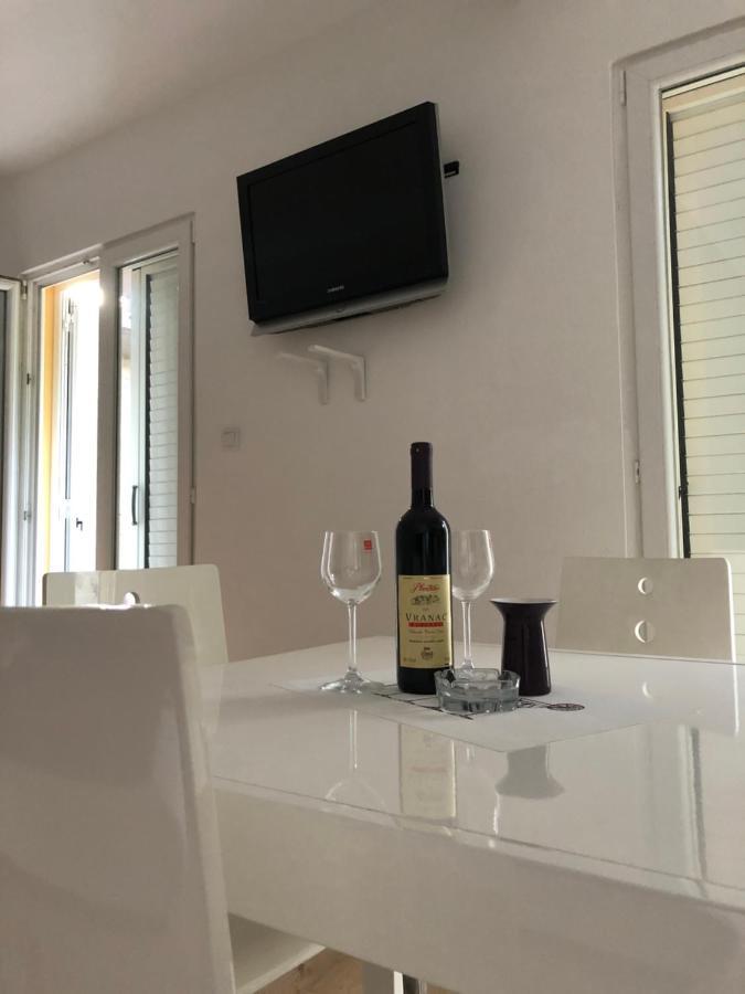 Apartman Iskra Leilighet Bijela Eksteriør bilde