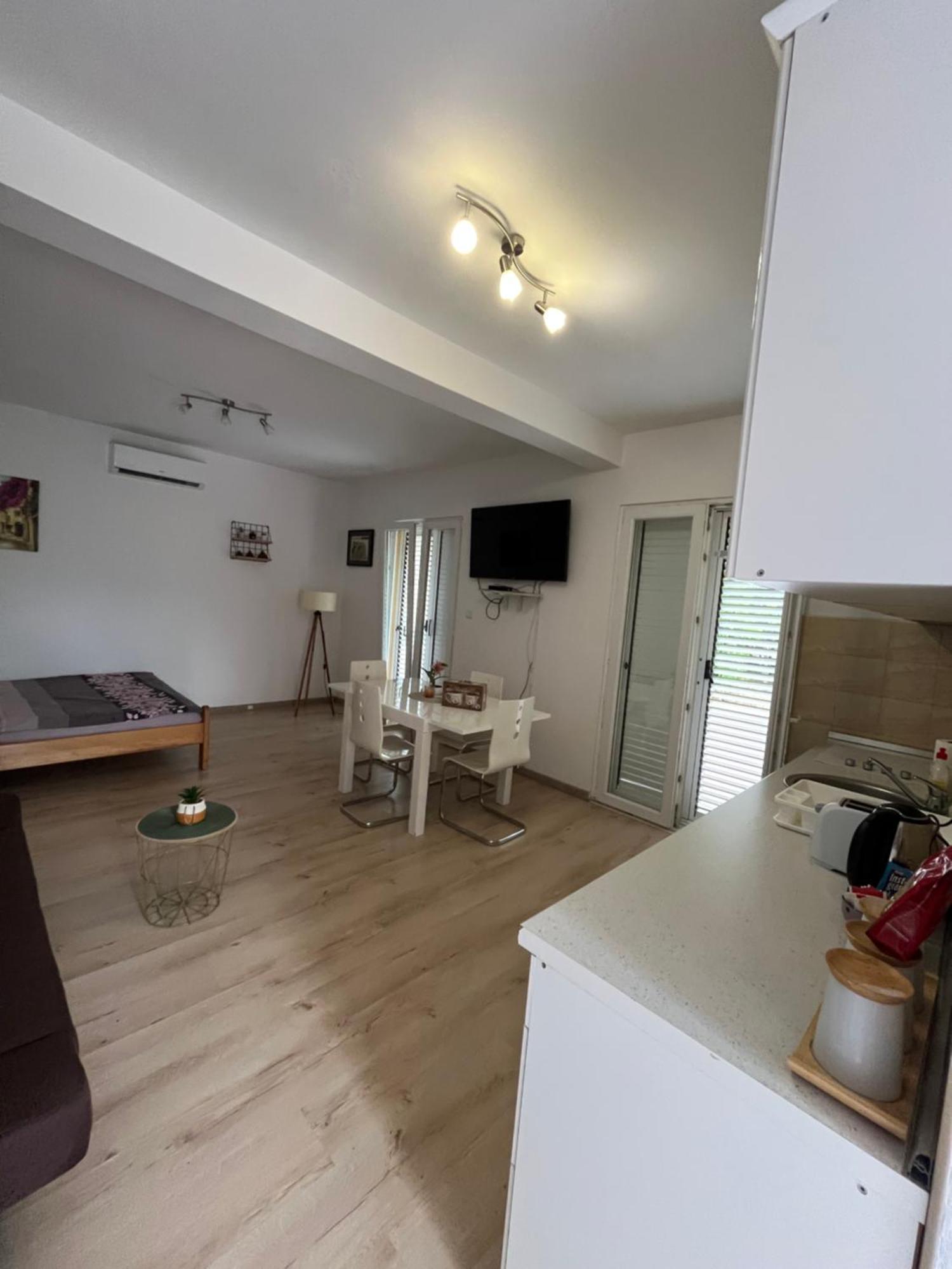 Apartman Iskra Leilighet Bijela Eksteriør bilde